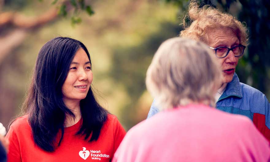 Heart Foundation Walking volunteer speaking with group